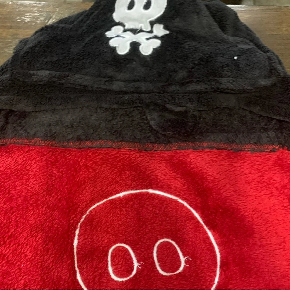 Jumping Beans kids character pirate hooded plush blanket